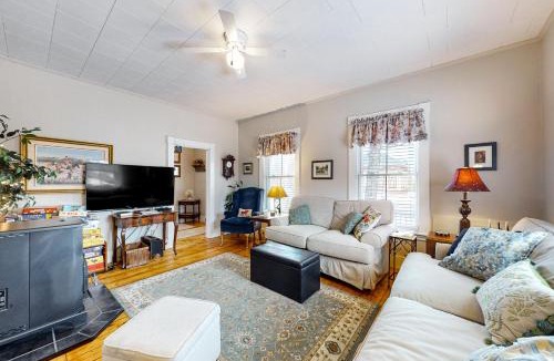 Greenville Junction House | The Pritham House