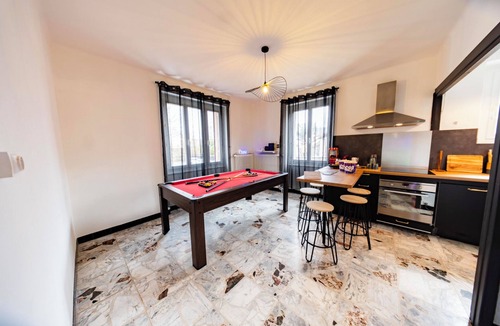 Belley Apartment | The Private Lounge – Cinema, Billiards & Garden