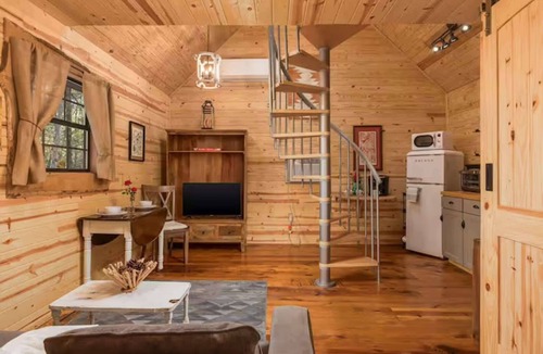 Mentone House | The Private Snug Nest Nestled in Canopy Woods