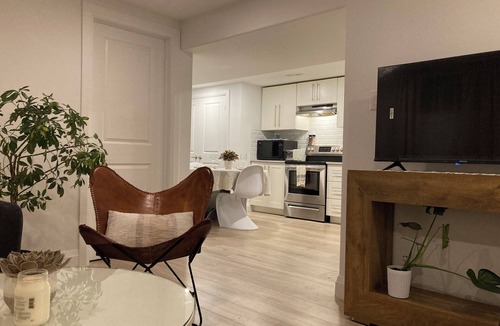 Waterloo Apartment | The Prof's Place: Unique Boutique