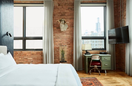 West Loop Bed & Breakfast | The Publishing House B&B