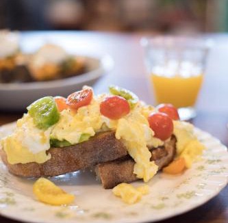 West Loop Bed & Breakfast | The Publishing House Bed and Breakfast