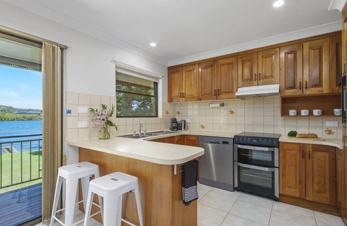 Dunbogan House | The Punt House - riverfront ramp access