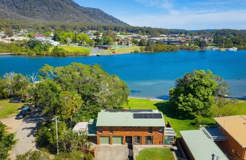 Dunbogan House | The Punt House - riverfront ramp access