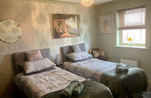 North Wheatley House | The Purrfect Creative Retreat