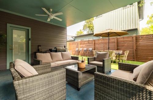 MLK House | The Q - Austin Family Home - Hot Tub, Sauna & Golf Sim