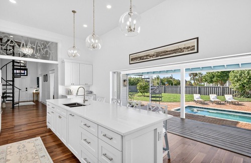 Boca Grande House | The "Q" House | 5 Beds | 5 bath | Heated Pool | Sleeps 10