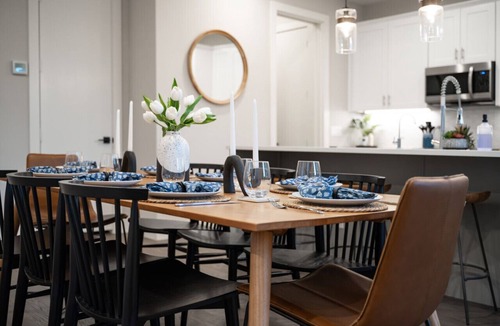 College Station House | The Quad: 4 Modern Suites, Private Yard & Grill, 2 Miles to Kyle Field