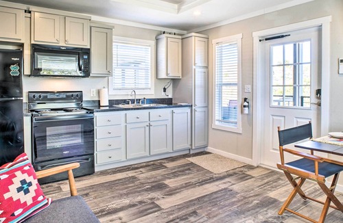 Tyrone House | ‘The Quail’ - Silver City Retreat with Views!