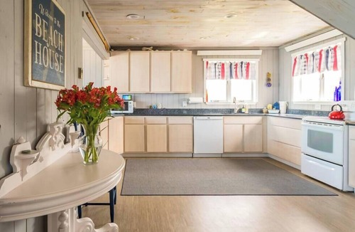 Plymouth House | The Quarterdeck | Oceanfront Fun for All Ages