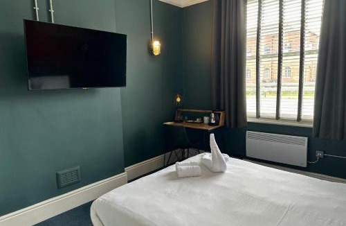 Weedon Apartment | The Quarters