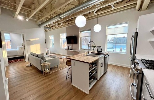 Grafton Apartment | The Quarters | Suite 4