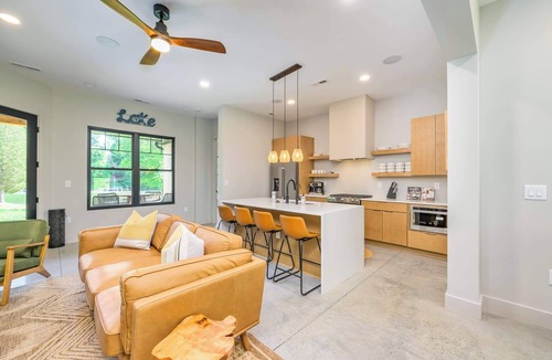 Mount Mourne House | The Quartz Palace - Lakefront Energetic Oasis