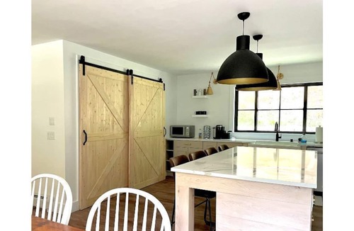 Hartford House | The Quechee Getaway