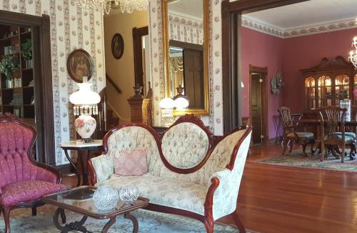 Natchitoches Bed & Breakfast | The Queen Anne Bed & Breakfast