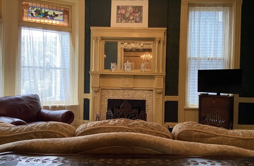 Olde Town Augusta House | The Queen Anne Inn