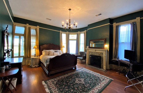 Olde Town Augusta House | The Queen Anne Inn
