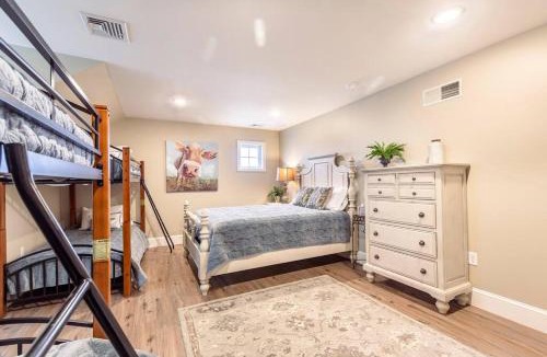 Intercourse Villa | The Queen Place - Updated-Private Backyard