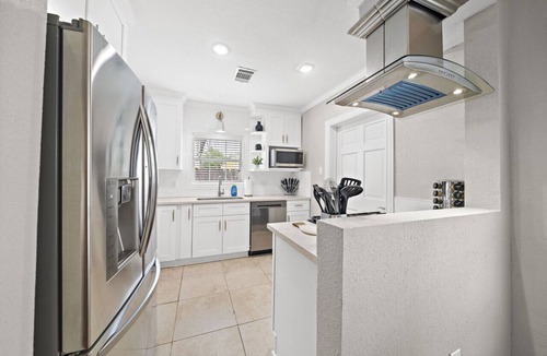 South Central Houston Apartment | The Queen's Gambit I