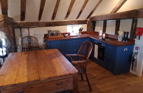 Hawkedon Hotel | The Queen's Head