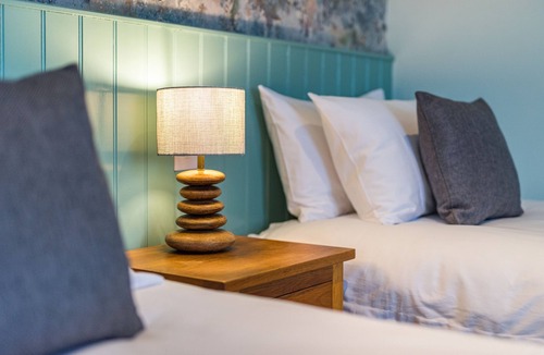 Warwick-on-Eden Hotel | The Queens