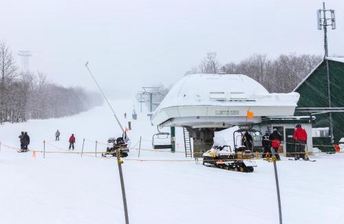 North Troy Apartment | The Queens Slopeside Hideaway