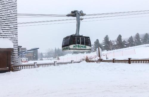 North Troy Apartment | The Queens Slopeside Hideaway