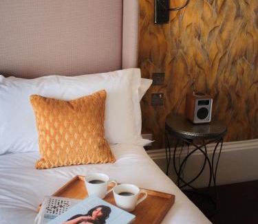 Upper Town Hotel | The Queensberry Hotel