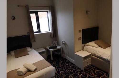 Desborough Hotel | The R Inn Hotel