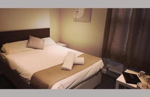 Desborough Hotel | The R Inn Hotel