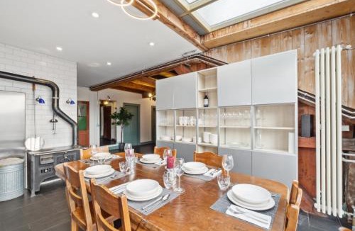 Innenstadt House | The R Loft - Cosy Hostel, Communal Bathroom and Kitchen