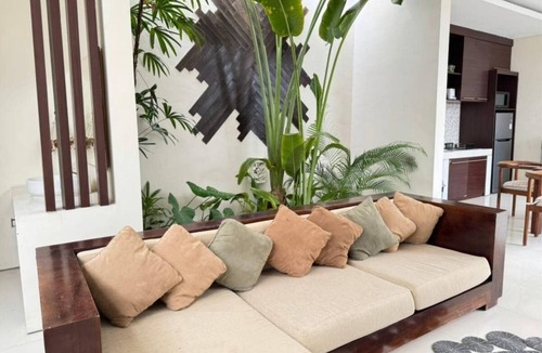 Seminyak Villa | The R Villa Toba| 2BRTropical Escape/Pool & Bikes