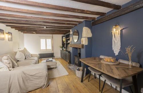 Lechlade House | The Rabbit Hole