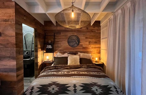 Cambridge House | The Rabbits Burrow Hideaway