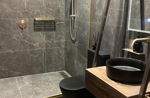 Cambridge House | The Rabbits Burrow Hideaway