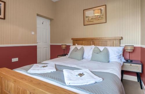 Foxton House | The Racquet Room