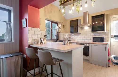 Foxton House | The Racquet Room