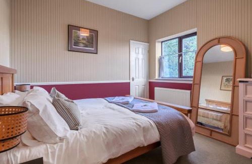 Foxton House | The Racquet Room