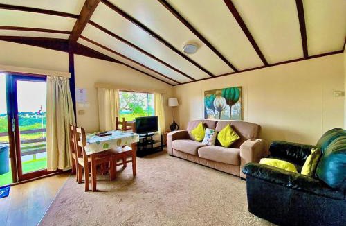 Checkley Cabin | The Raddle Inn Log Cabins