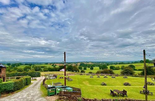 Checkley Cabin | The Raddle Inn Log Cabins