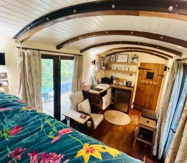 Three Cocks House | The Railway Carriage - Blue