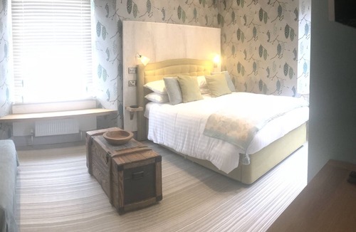 Galmpton House | The Railway Inn