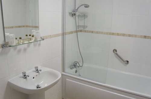 Galmpton House | The Railway Inn