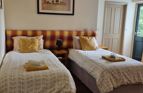 Malvern Bed & Breakfast | The Railway Inn