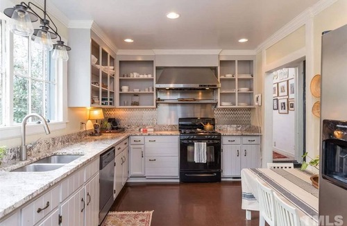 Downtown House | The Raleigh Oakwood Inn Vacation Home