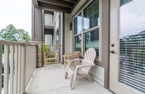 Northeast Raleigh Apartment | The Raleigh Vibe I Vibe 8776
