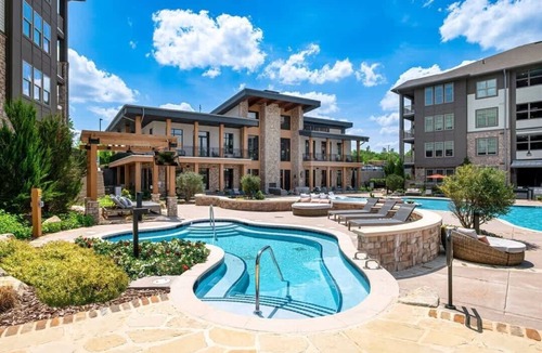 Northeast Raleigh Apartment | The Raleigh Vibe III Vibe 8802