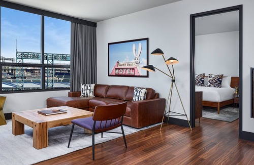 Ballpark Hotel | The Rally Hotel at McGregor Square