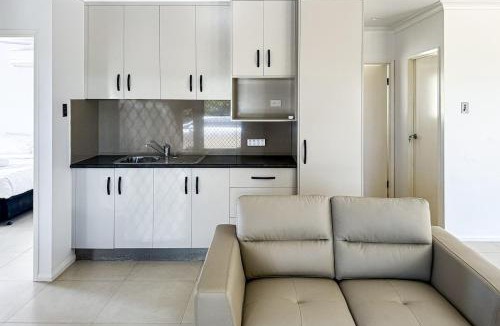 Mackay House | The Ranch 4brm,3bth,AC,Pool