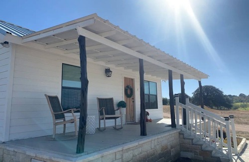 Fredericksburg Cabin | The Ranch@Fredericksburg - Carriage House - 1BD/1BA